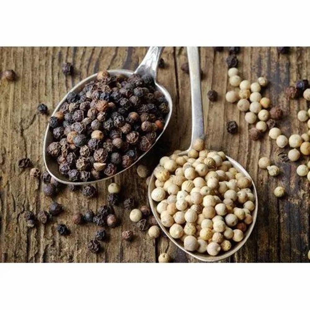 Black vs white pepper